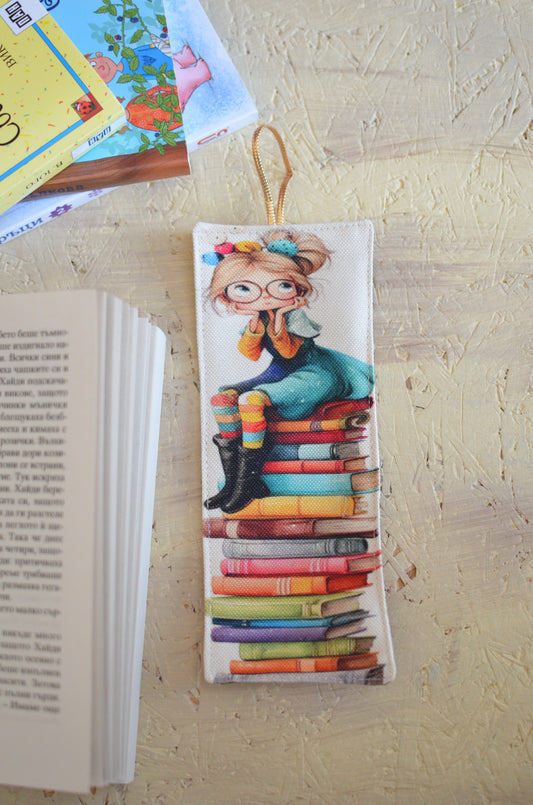 Книгоразделител "Дама с книги"
