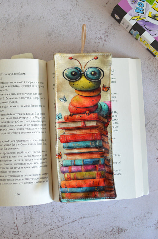 Книгоразделител "Червей"
