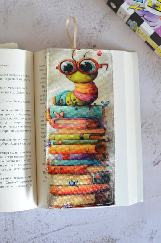 Книгоразделител "Червей"