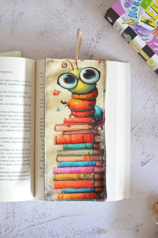 Книгоразделител "Червей"